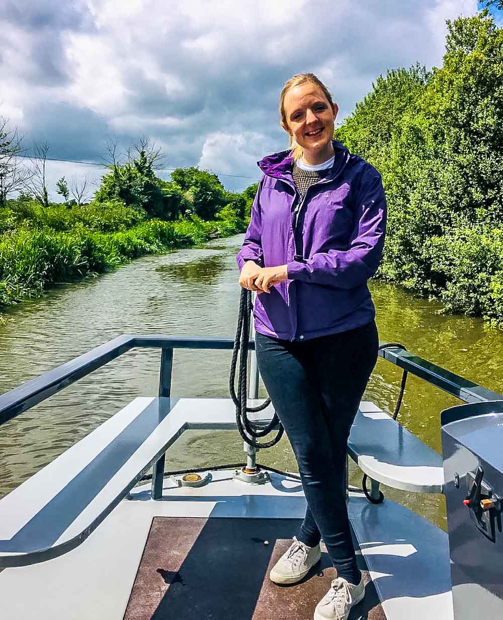 setting off on canal boat