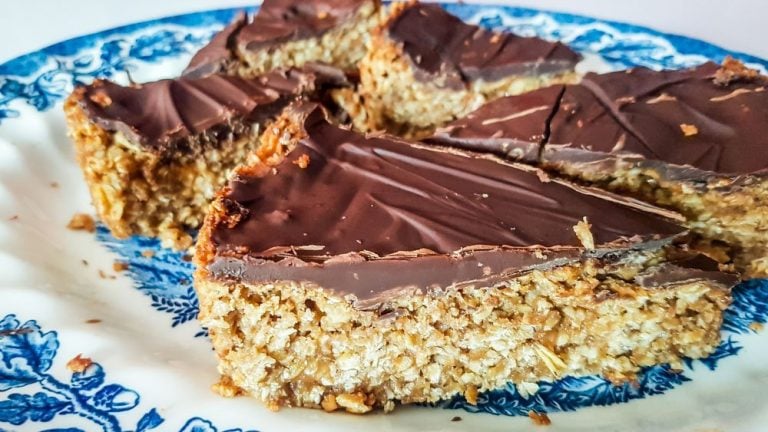 Peanut Butter Flapjacks with Dark Chocolate – A Melt in the Mouth Recipe