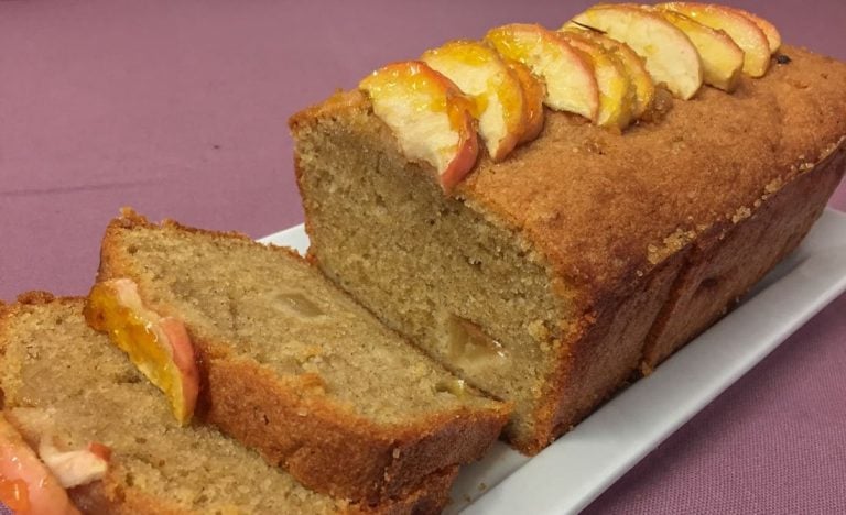 Scrumptious Apple and Cinnamon Loaf Cake