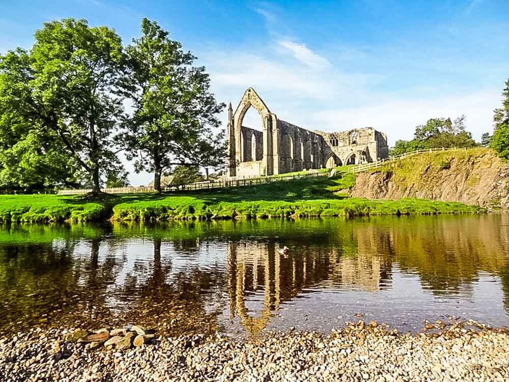 boltan priory ruins and river wharfe