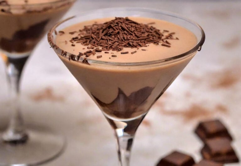Easy Chocolate Martini Cocktail Recipe