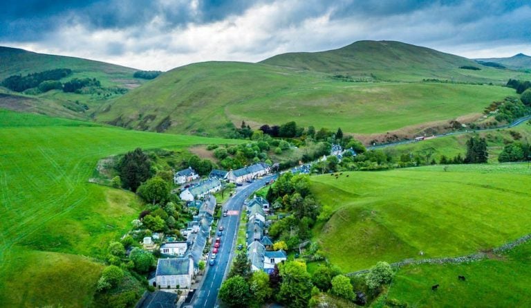 A Carlops and Peggy’s Pool Walk Beneath The Pentland Hills