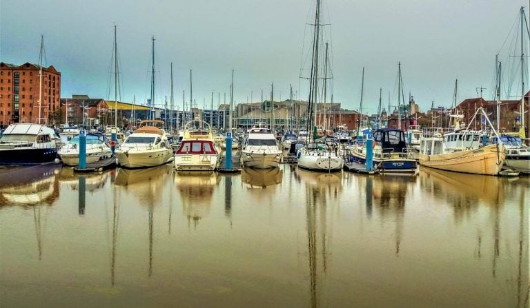 Hull Marina and A Walk Through the Cobbled Streets