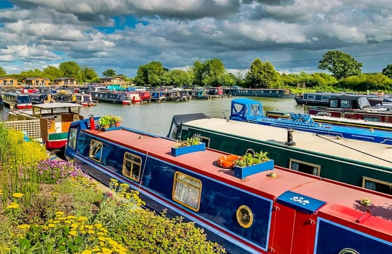 A Canal Boat Holiday In Wiltshire