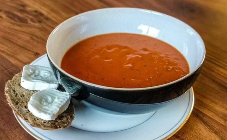 Roast Tomato and Red Pepper Superfood Soup