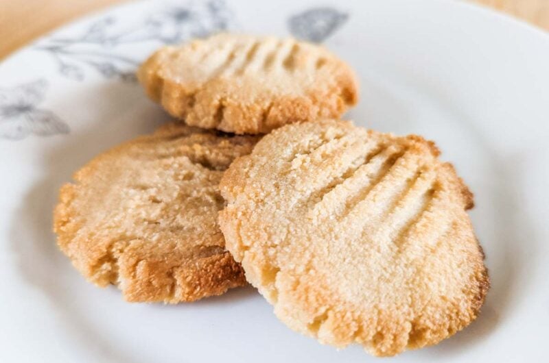 3 Ingredient Keto Almond Shortbread Cookies