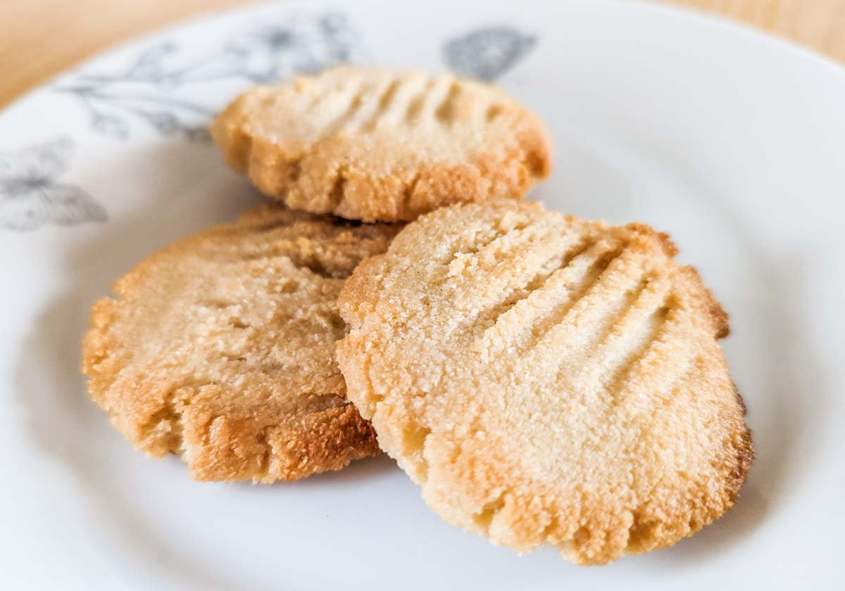 keto almond shortbread cookies