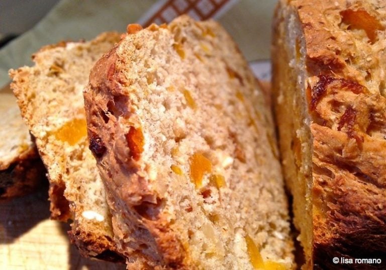Apricot and Almond Wholemeal Loaf