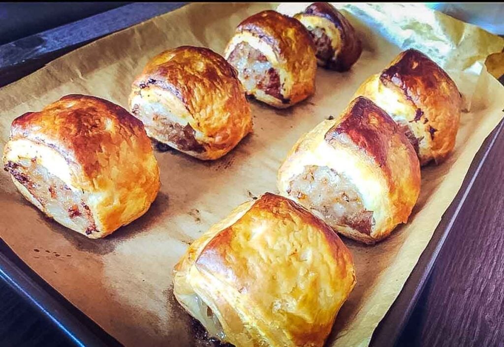 mini sausage rolls