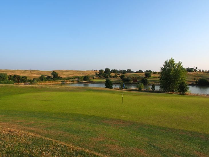 golf course at cumberwell country cottages wiltshire