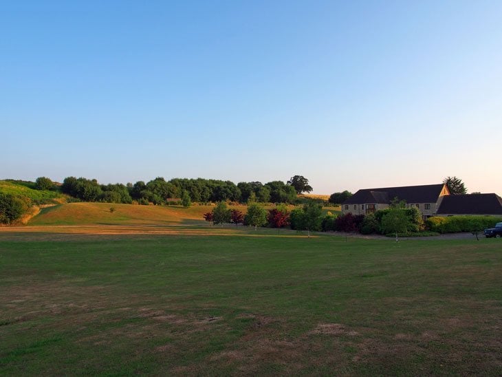 surrounding fields of cumberwell country cottages