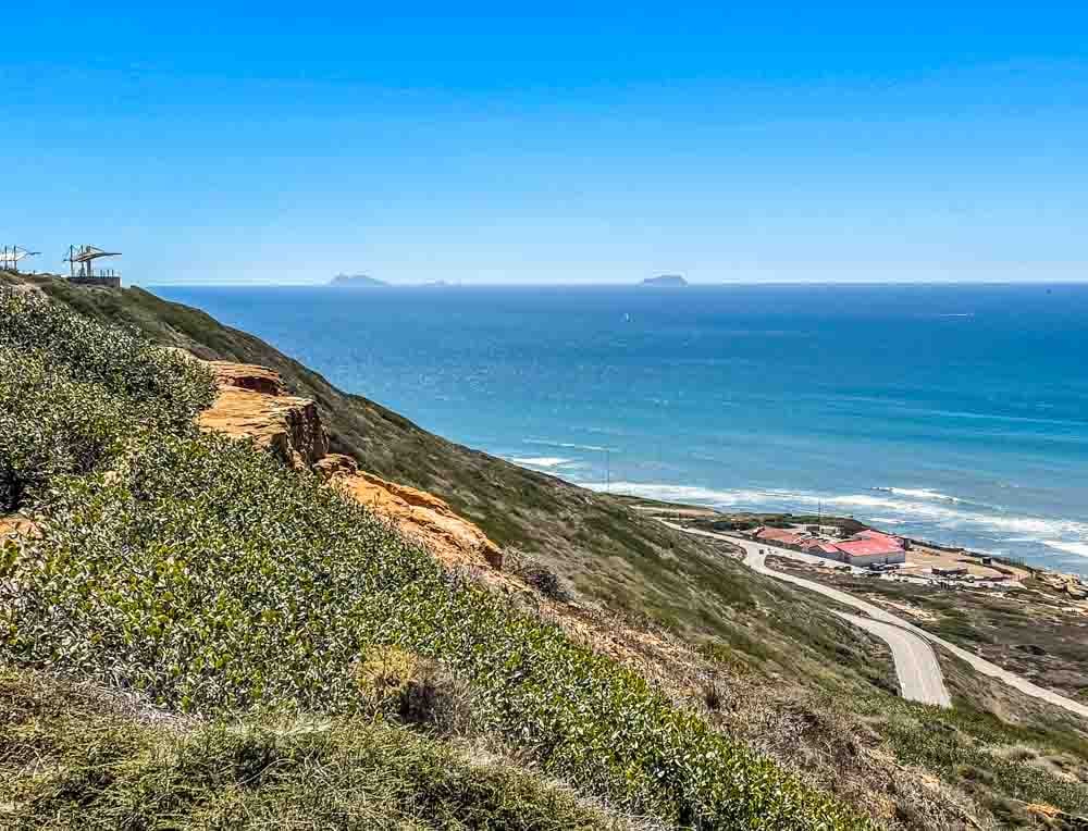 road down to west shoreline