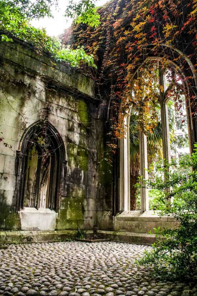 St Dunstan in the East ruins