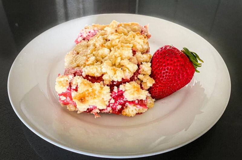 Low Carb, Keto Strawberry Rhubarb Crumble Bars