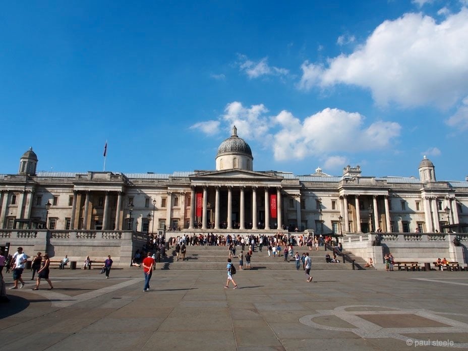 steps to the library in Trafalgar Square