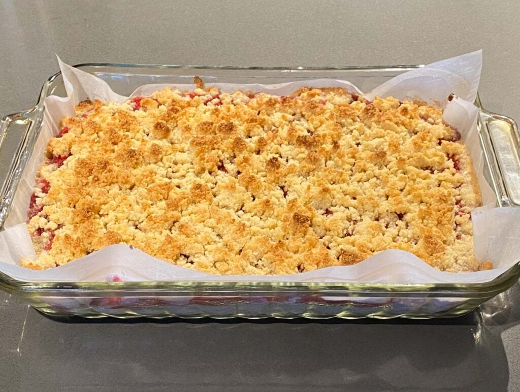 Strawberry Rhubarb Crumble