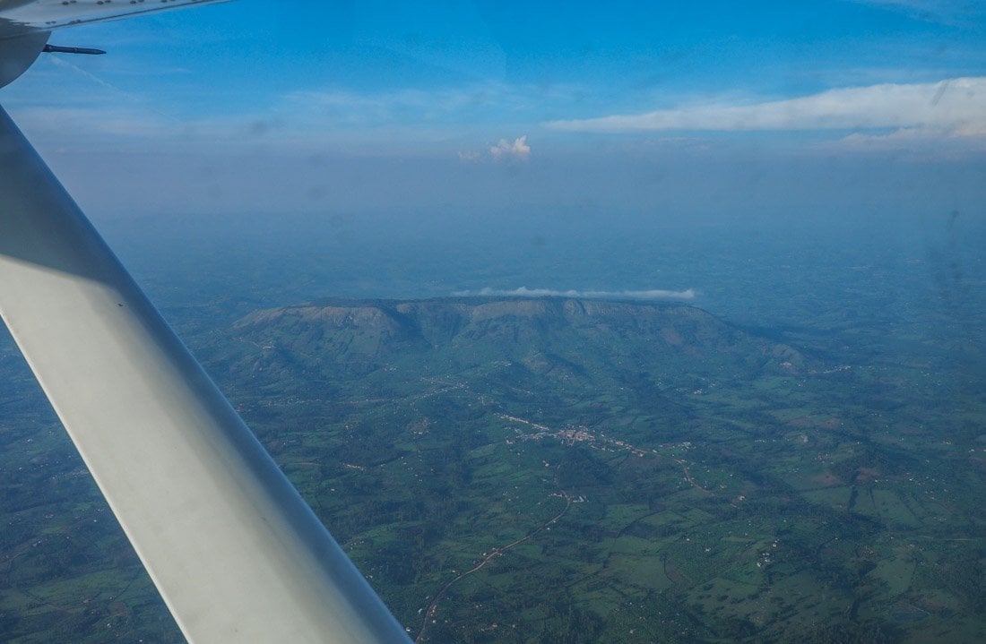 Uganda - A Caravan Flight Entebbe to Kihihi 8