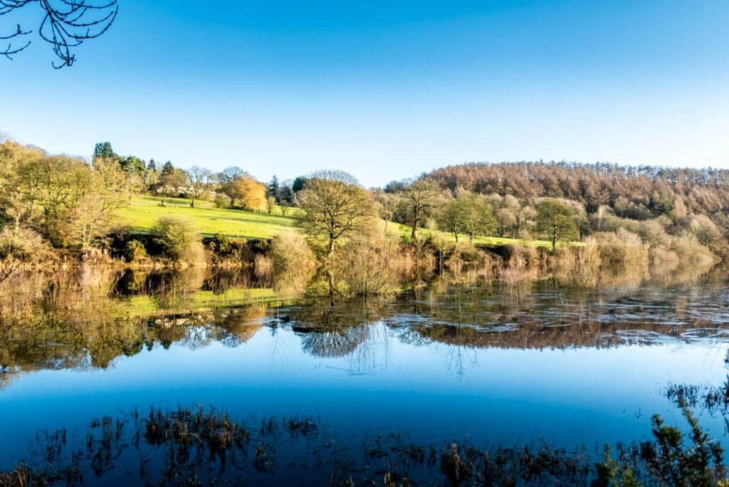 view across lindley wood reservoir